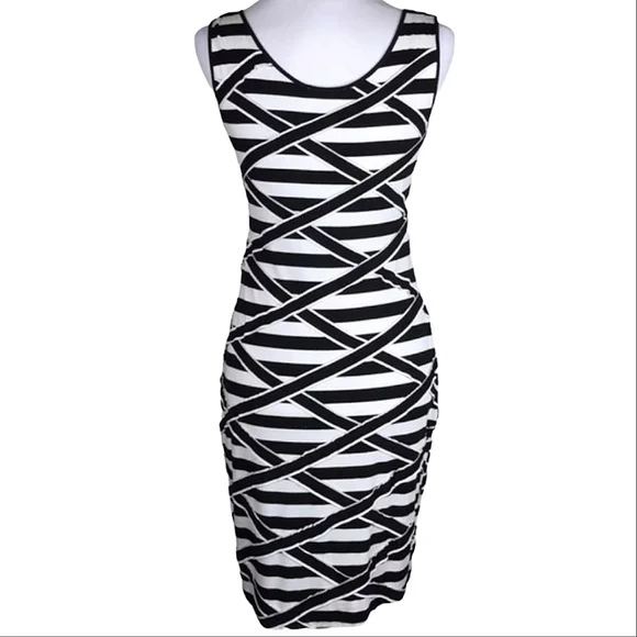 calvin klein black white striped dress Sexy Black Evening Dress with Long Sleeves,Black Gala Dress with Train –  Simplepromdress